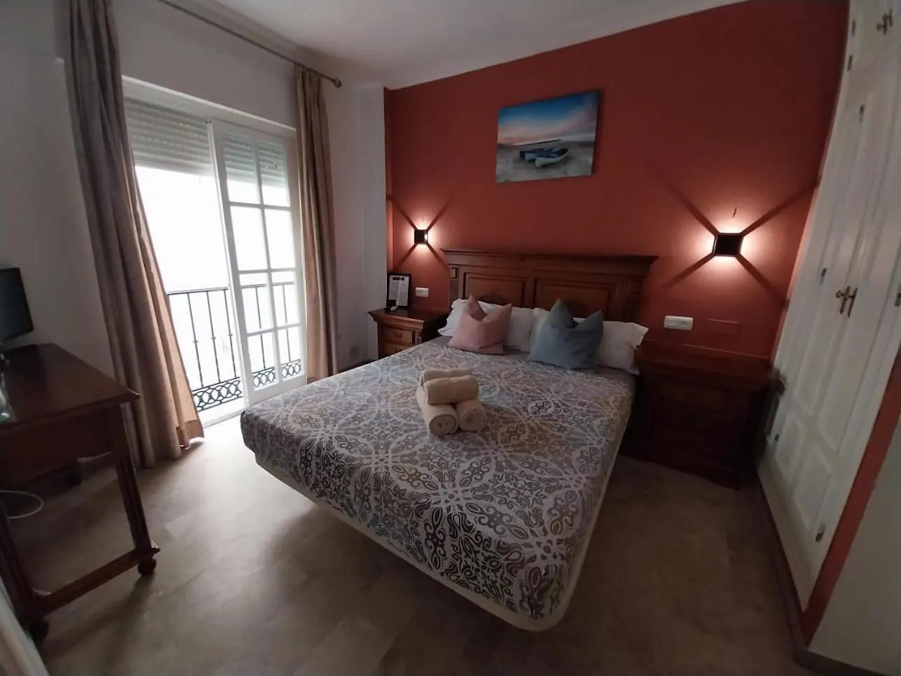 旅馆 Hostal Montys 内尔哈