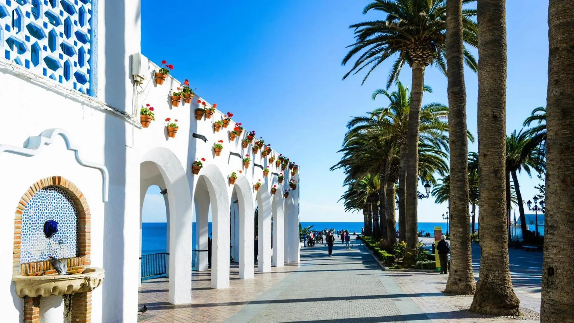 Hostel Hostal Montys Nerja Spanje