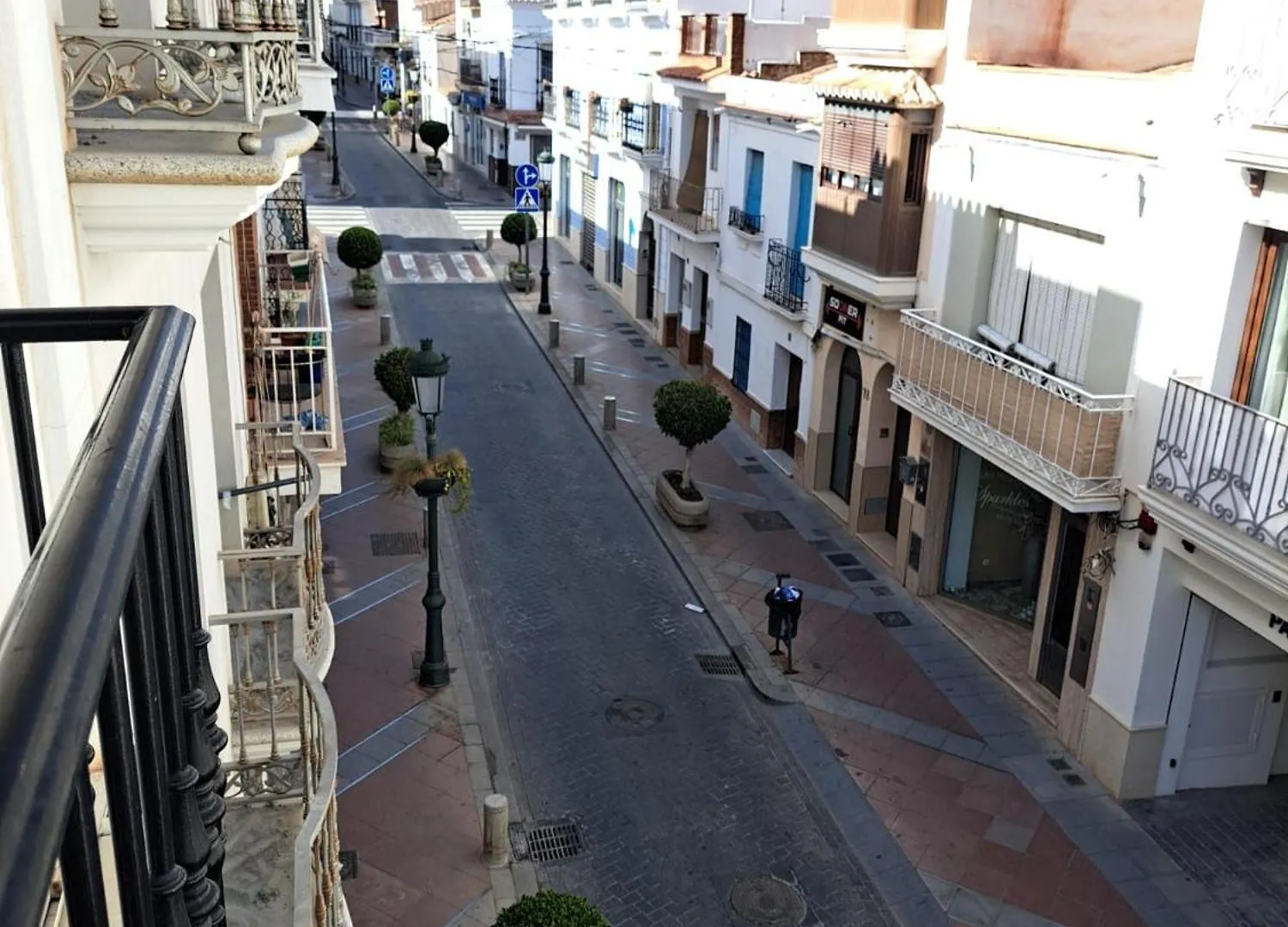 Hostal Montys Nerja Hostel