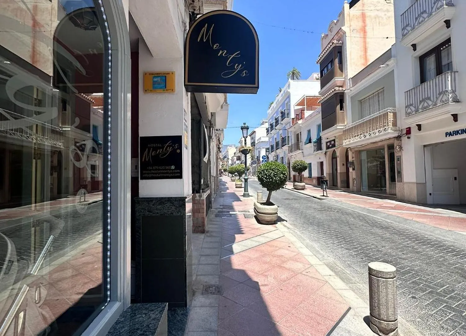 Hostel Hostal Montys Nerja Spain